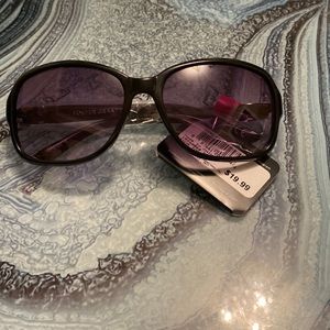 Foster Grant cute pair of sunglasses NWT